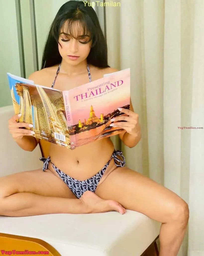 Pooja Bhalekar Sexy Bikini Photos 124