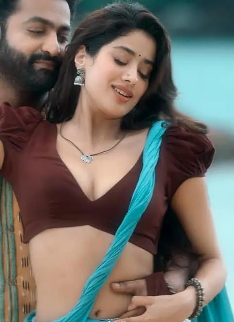 Jhanvi Kapoor Glamourous Photos from Devara 2